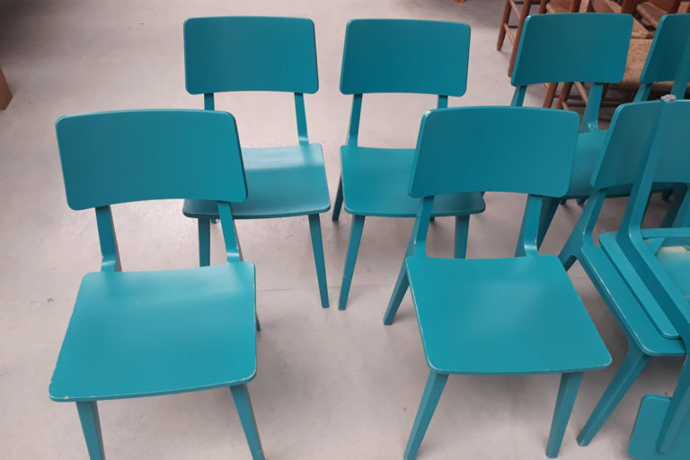 stoelen blauw binnen